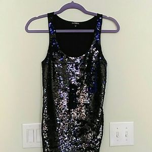 STORE CLOSING MAKE AN OFFER! Express top